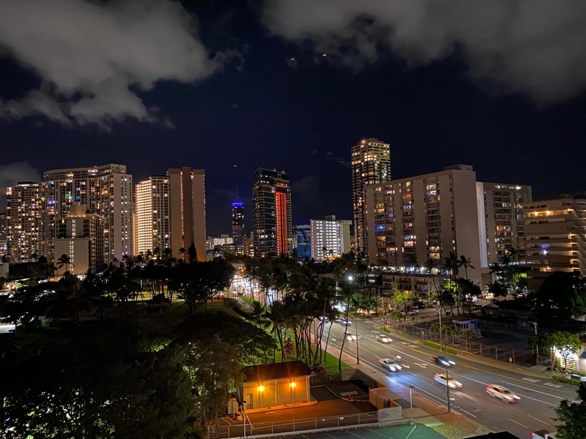 Cozy Studio With Free Parking In Waikiki ホノルル エクステリア 写真