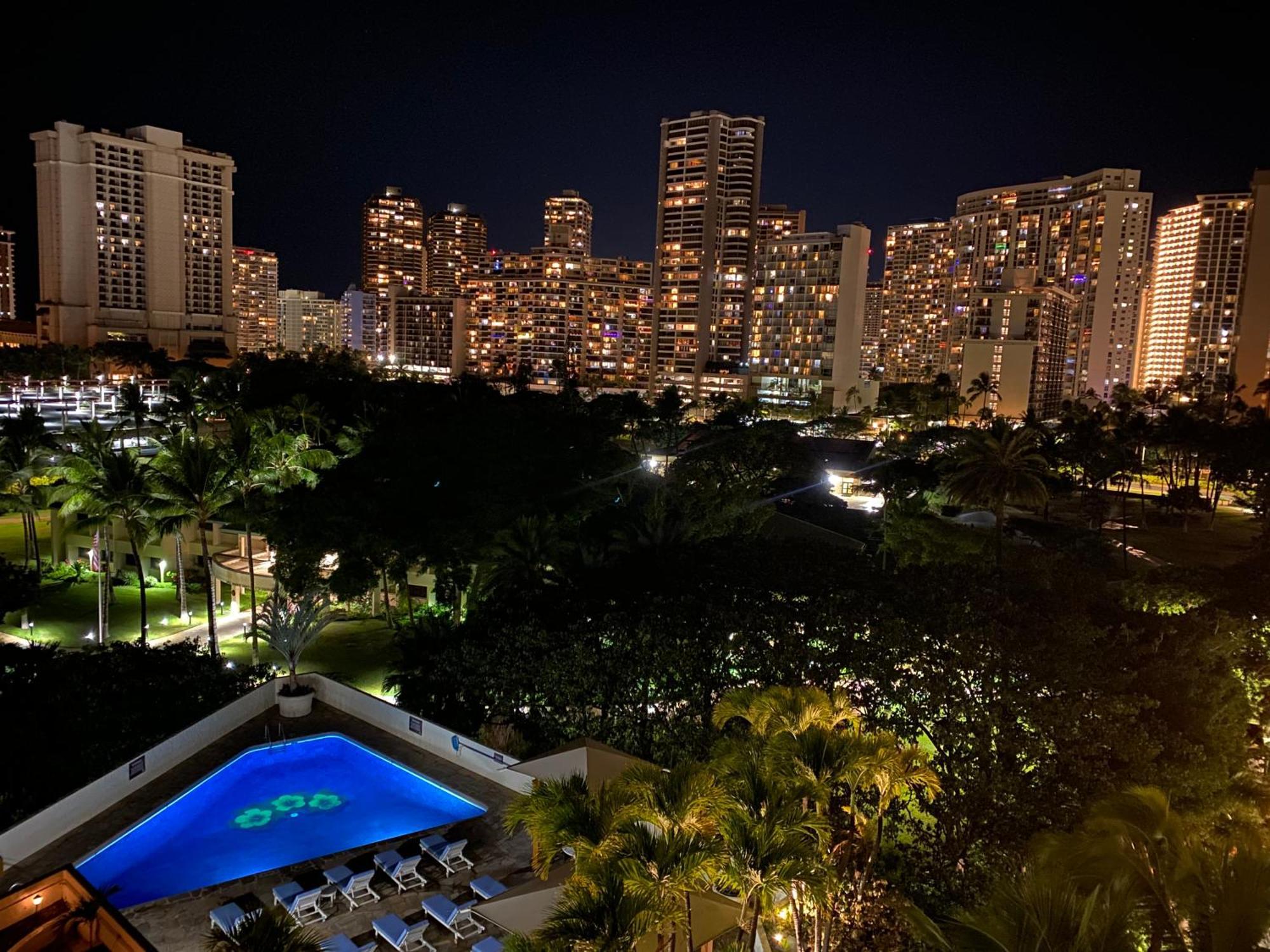 Cozy Studio With Free Parking In Waikiki ホノルル エクステリア 写真